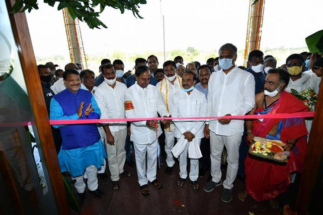 ఒక పర్యటన.. బోలెడన్ని వరాలు.. సిద్దిపేట సుడి మామూలుగా లేదుగా?