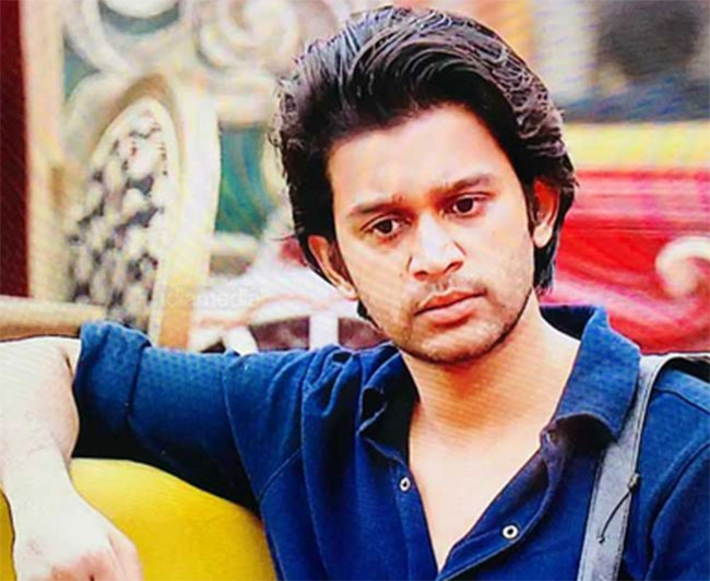 హారిక ఇచ్చిన షాక్‌ కు అభిజిత్‌ కంట కన్నీరు