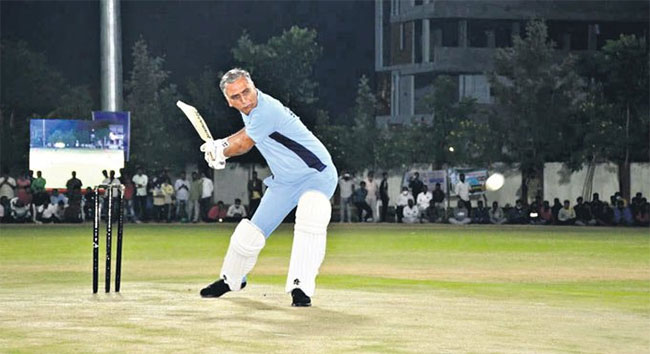 క్రికెట్ లో హరీశ్ రావు కెప్టెన్ ఇన్నింగ్స్ !