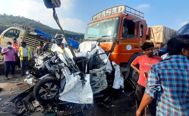 ఫోటోలు చూసి సినిమా షూటింగ్ అనుకుంటే తప్పే