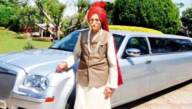 మసాలా కింగ్​ ఇకలేరు.. విభిన్నంగా నివాళి అర్పించిన అభిమానులు