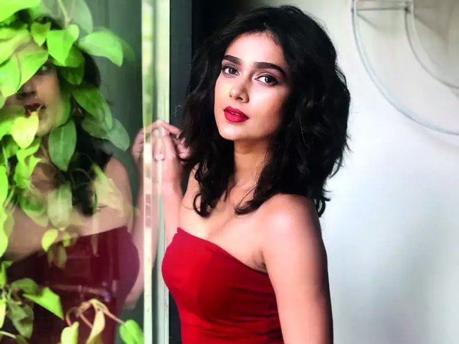 మళ్లీ కనిపించకుండా పోయి అక్కడ తేలింది