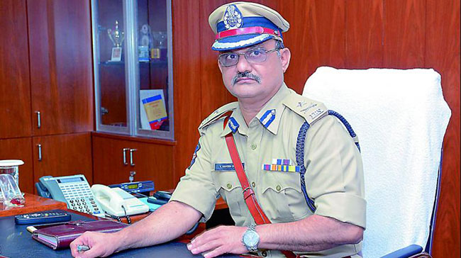 అమెరికాలో ఉన్నమాజీ పోలీస్ అధికారికి ప్రగతిభవన్ పిలుపు.. అందుకేనట