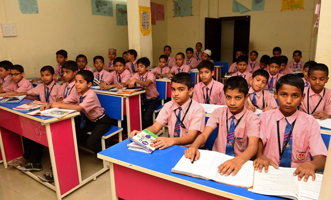 ఆన్​లైన్​ లేదు.. ఆఫ్​లైన్​ లేదు..! తెలంగాణలో చదువు సంగతి ఇదీ!