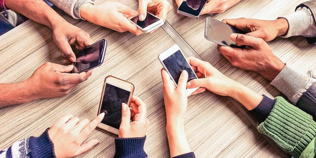 Pandemic Diaries: Smartphone Usage Among Indians Went Up Since The Pandemic! Pandemic Diaries: Smartphone Usage Among Indians Went Up Since The Pandemic!