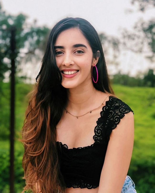 డ‌ర్టీ హ‌రి ఈ బ్యూటీ రూటు మారుస్తుందా..?