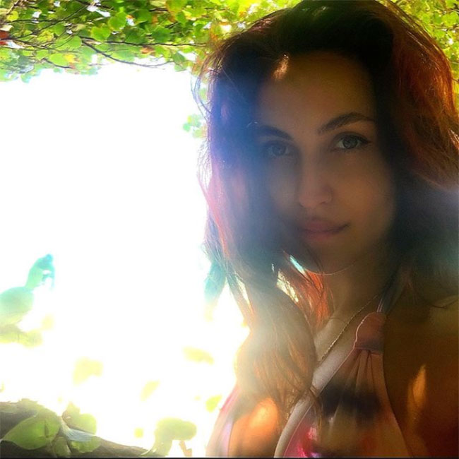 ఆరంగేట్ర‌మే భాయ్ కంట్లో ప‌డింది.. ఆఫ‌ర్లే ఆఫ‌ర్లు!