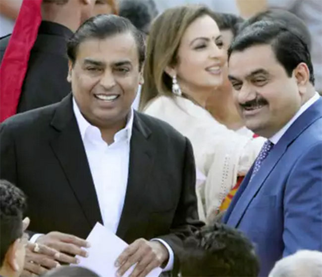 అంబానీ.. అదానీలను బహిష్కరించాలంటూ రైతుల సంచలన నిర్ణయం