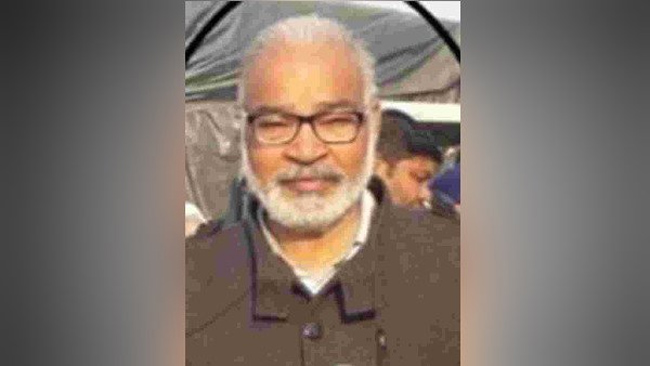 రైతుల ఆందోళనలో విషాదం.. న్యాయవాది ఆత్మహత్య