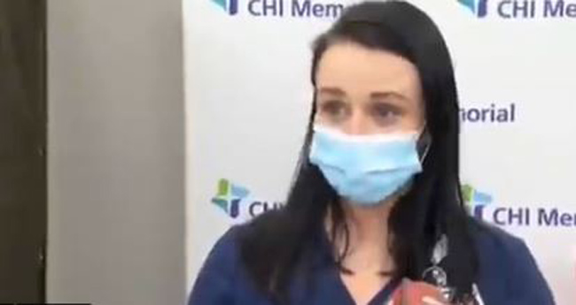 US Nurse Faints After Getting Covid-19 Vaccine Shot US Nurse Faints After Getting Covid-19 Vaccine Shot