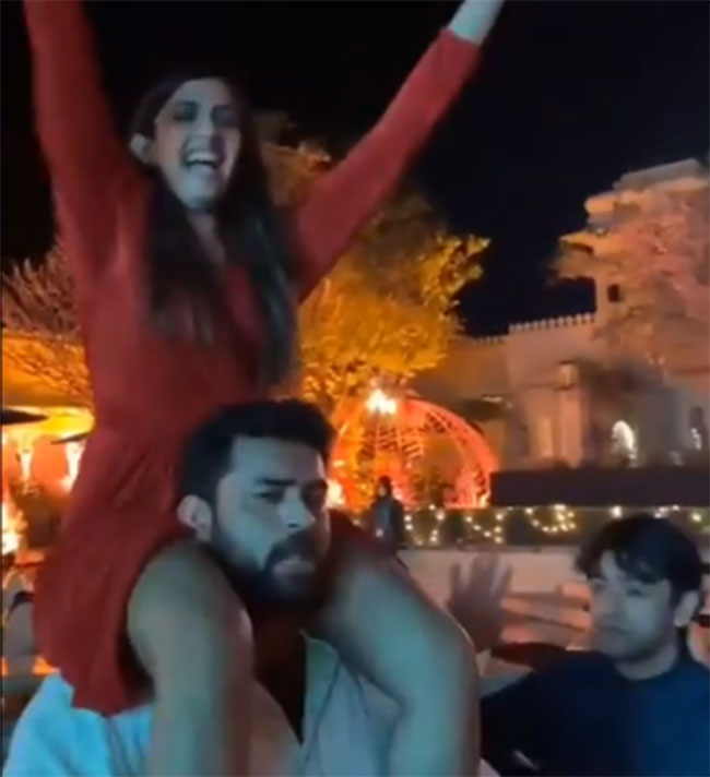 నిహారిక వెడ్డింగ్: అన్నాచెల్లెళ్ల సంద‌డే సందడి