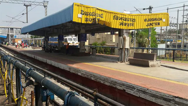 ప్రైవేట్ కోసం స్పీడ్ పెంచిన రైళ్లు .. ఆ రోజు ఆలా ఎందుకు చెప్పారు !