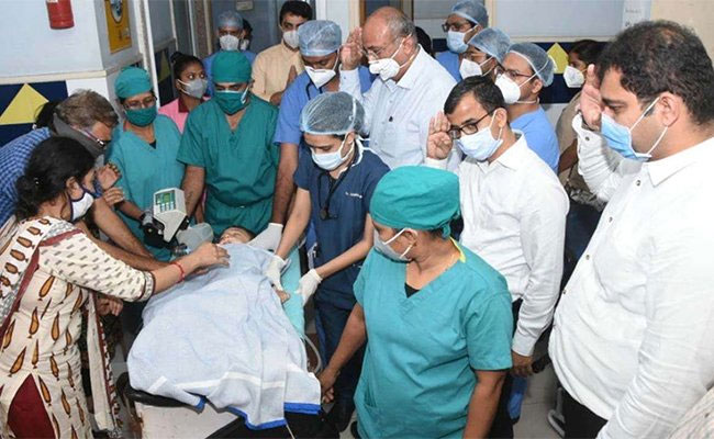 ఐదుగురికి లైఫ్‌ ఇచ్చిన రెండున్నరేళ్ల  బుడతడు