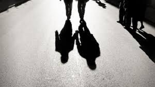 ప్రేమ జంట పై  దాడి .. కిరాతకంగా చంపి , ఆ తర్వాత ఏంచేశారంటే ?