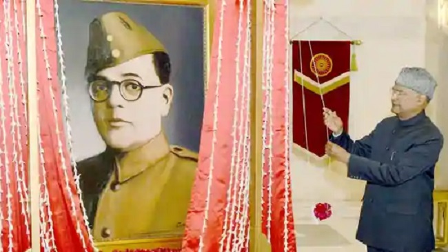 రాష్ట్రపతి భవన్ లో నేతాజీ ఫొటోపై వివాదం