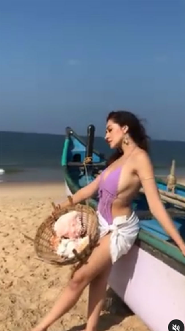 బ్రెజిలియ‌న్ మోడ‌ల్ కం న‌టి బీచ్ బికినీ ట్రీట్