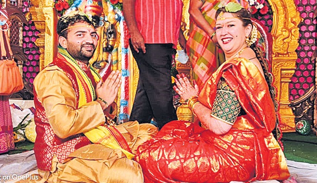 ఖండాలు దాటిన ప్రేమ : తెలంగాణ అబ్బాయి - అమెరికా అమ్మాయి