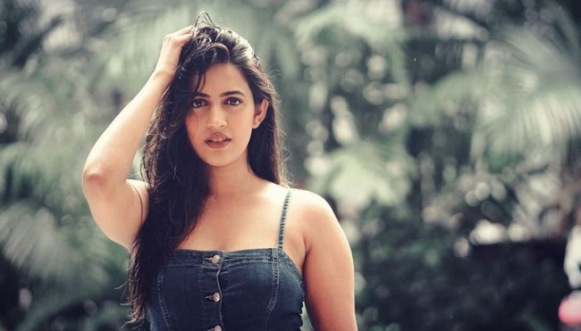 మెగా డాటర్ ఫోటోపై మెగా ఫ్యాన్స్ అభ్యంతరం..