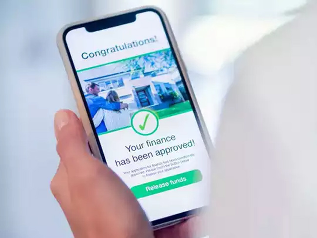 రుణ యాప్ దందాలో తప్పు చేస్తున్న కొడుకును అరెస్టు చేసిన పోలీసు ఫాదర్