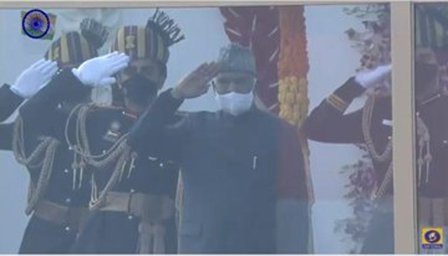 గణతంత్ర వేడుకలు .. రాజ్‌పథ్‌ లో రాష్ట్రపతి , విజయవాడలో గవర్నర్  !