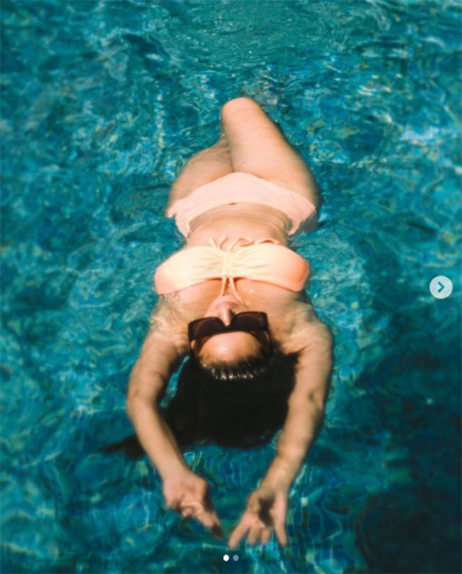 స‌న్నీ ఈత కొల‌నులో దిగితే జింతాత జింతాతే!