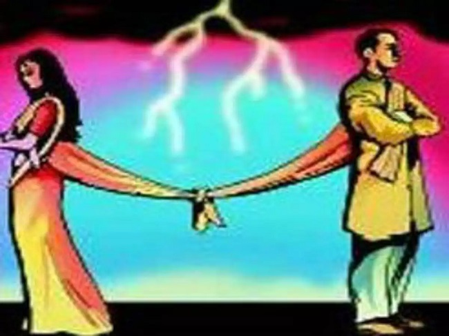 Wife lodges complaint against husband for not allowing to wear jeans!