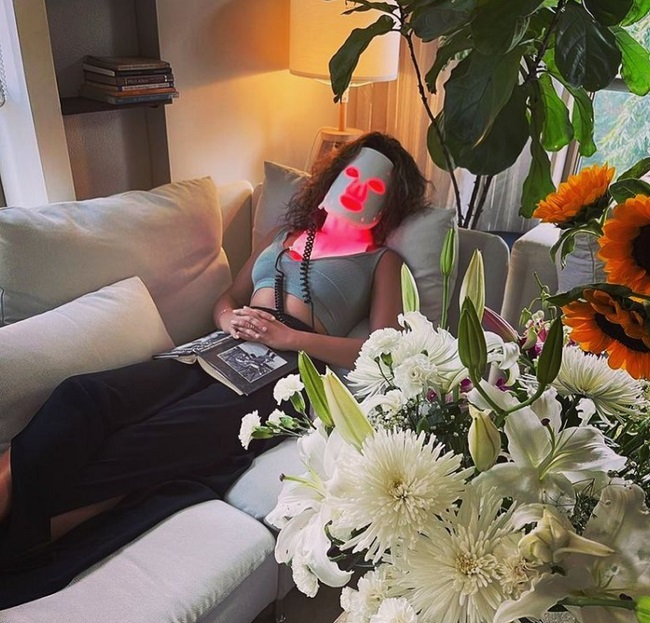 వృద్ధాప్యాన్ని ఆపే టెక్నిక్ చెబుతాన‌న్న శ‌ర్మా గాళ్