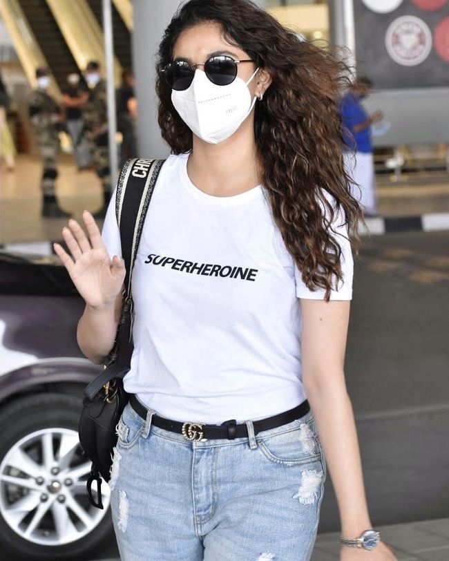 Keerthy%20Suresh%20Instagram%20Pictures_