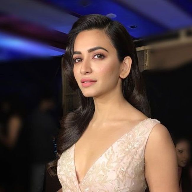 Kriti%20Kharbanda%20Photos%20Gallery_10.