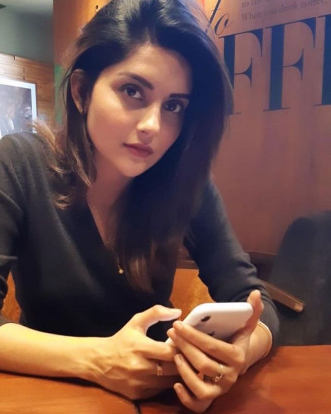 New%20Photos%20Of%20Mahima%20Nambiar_10.