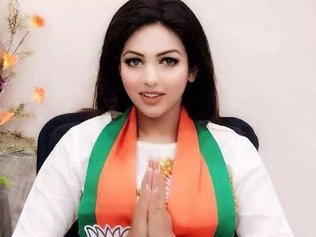 కారులో కొకైన్ తో పట్టుబడిన బీజేపీ యువ మహిళ నేత పమేలా