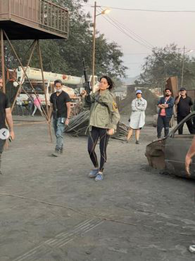 తన టీమ్ను కొనియాడుతున్న బాలీవుడ్ క్వీన్!