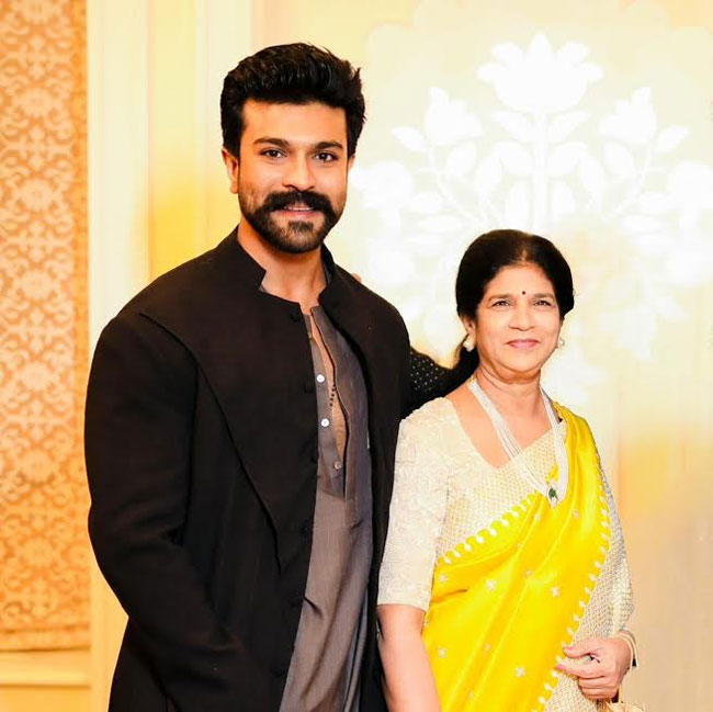 అమ్మ బర్త్ డే సందర్భంగా చరణ్ ఎమోషన్ పోస్ట్..!