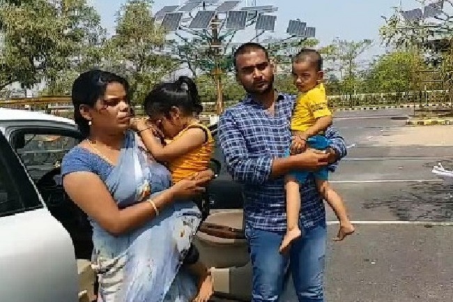 ఏపీ సచివాలయం వద్ద దంపతుల ఆత్మహత్యాయత్నం...కారణం ఏంటంటే?