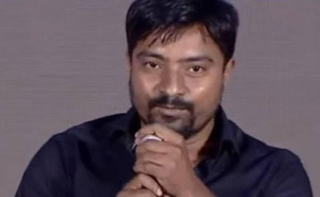 వరంగల్ శ్రీను మునుగుతాడా తేలుతాడా..?