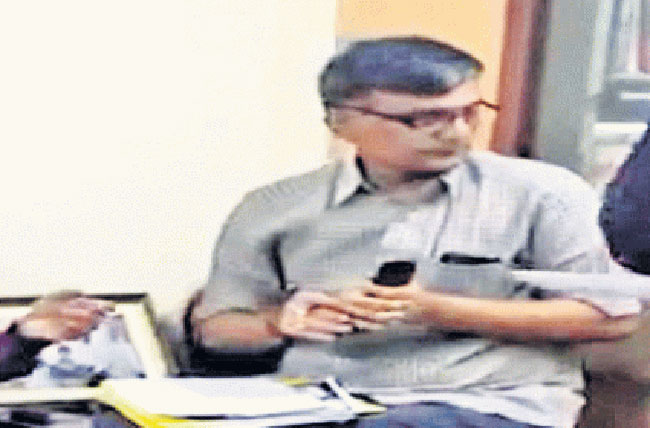 బొల్లినేని శ్రీనివాస గాంధీకి గట్టి షాక్