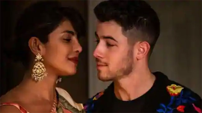 #ప్రియానిక్.. ఒకేచోట‌ టాట్టూల‌తో ఆలుమ‌గ‌లు ఇదేమి సిత్రం?