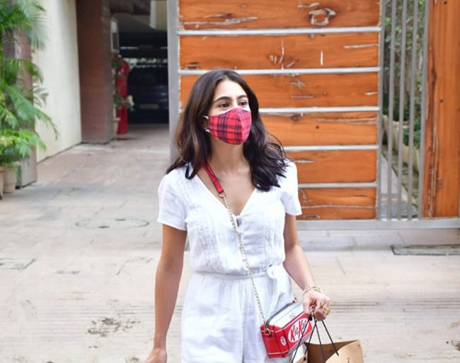 రూ.100 ఖ‌రీదు ఫ్రాకులో 2000 కోట్ల ఆస్తి వార‌సురాలు