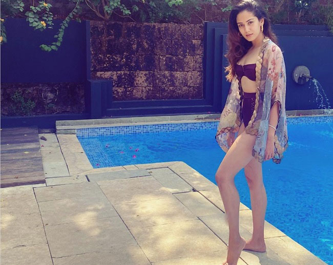 బికినీల‌పై స్టార్ హీరో వైఫ్ దారుణ‌మైన‌ కామెంట్