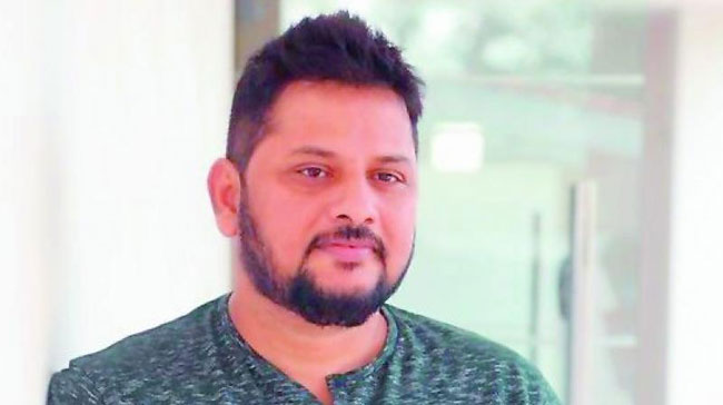 ఆ డైరెక్టర్ ప‌రిస్థితి రెండికి చెడ్డ రేవ‌డి మాదిరి త‌యారైందా..?