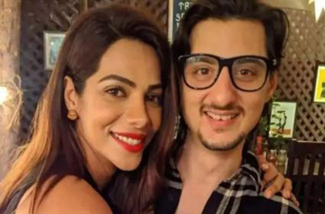 నిరీక్షణకు తెర..! ఒక్కటికాబోతున్న టీవీ జంట..!