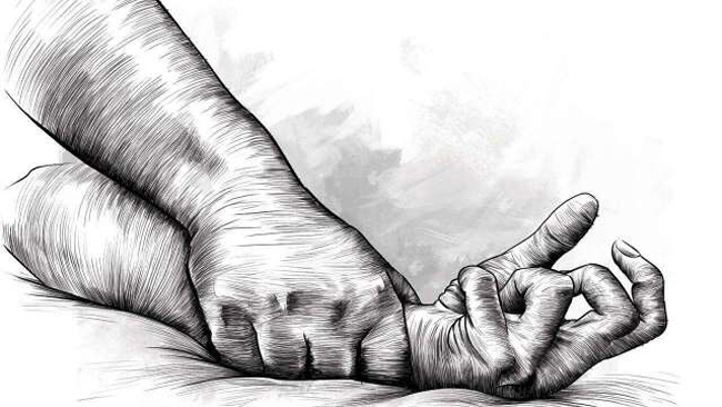 నాలుగేళ్ల చిన్నారి రేప్ చేసి చంపేశారు.. దారుణం తట్టుకోలేక తండ్రి సూసైడ్