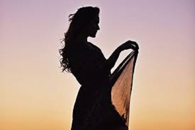 బోల్డ్ బ్యూటీని ఒంట‌రిగా విదేశాల‌కు ర‌మ్మ‌న్నాడ‌ట‌!