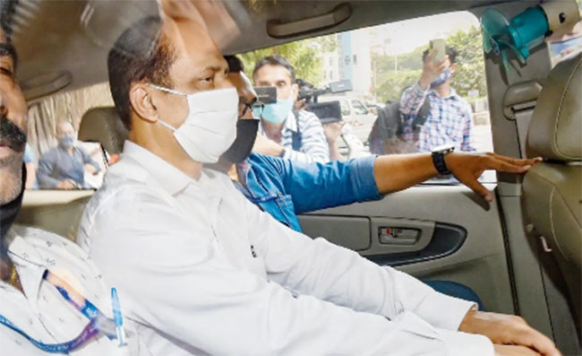 వాజే కేసులో కీలక ఆధారాలు స్వాధీనం