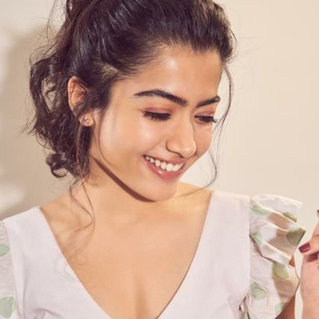 ర‌ష్మిక‌ను అందుకే నేషనల్ క్రష్ అని పిలిచారు!