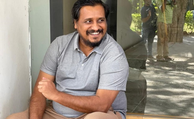 ప‌వ‌న్ అభిమానులకు డౌట్ తీర్చేసిన వేణు శ్రీ‌రామ్