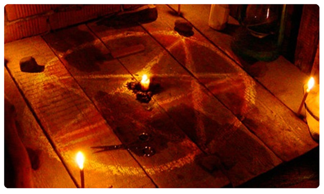 నగ్నంగా పూజలు చేస్తే రూ. 50 కోట్లు...మైనర్ బాలికతో క్షుద్రపూజలు , ! నగ్నంగా పూజలు చేస్తే రూ. 50 కోట్లు...మైనర్ బాలికతో క్షుద్రపూజలు , !