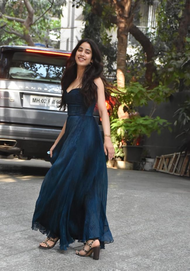 janhvi kapoor blue dress Janhvi BLue Anarkali Set L / BLue