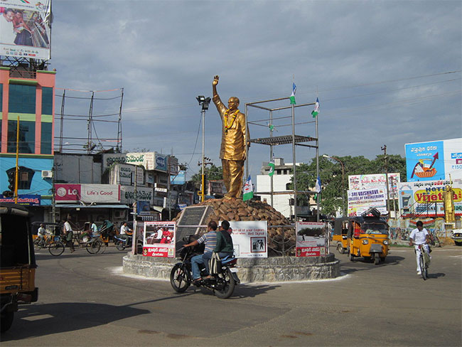 ఏపీలో కంటైన్మెంట్ జోన్ గా మరో నగరం..అమల్లోకి కఠిన ఆంక్షలు !