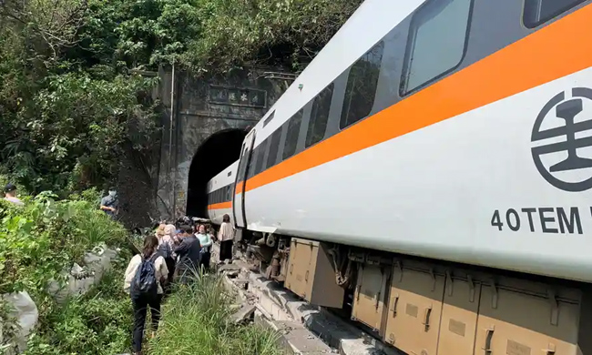 Taiwan reports worst-ever train disaster in four decades, nearly 40 people died!